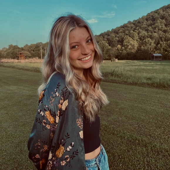 Meet your Posher, Amelia - Picture 1 of 1